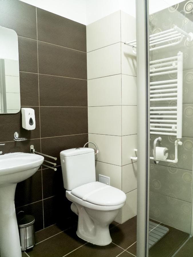 Hotel Hb Brilliant à Braşov Extérieur photo