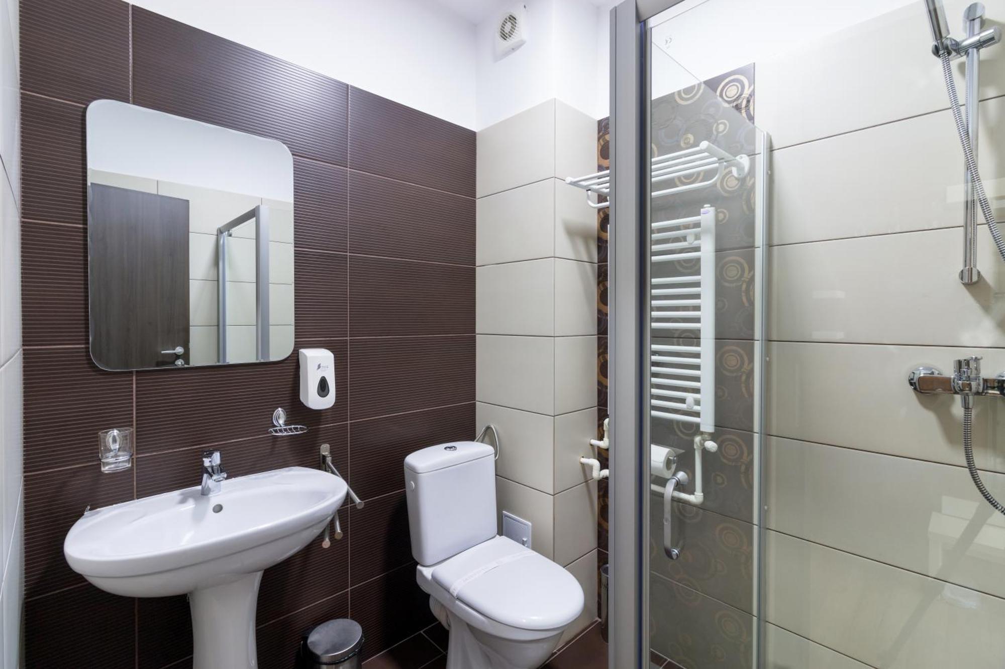 Hotel Hb Brilliant à Braşov Extérieur photo